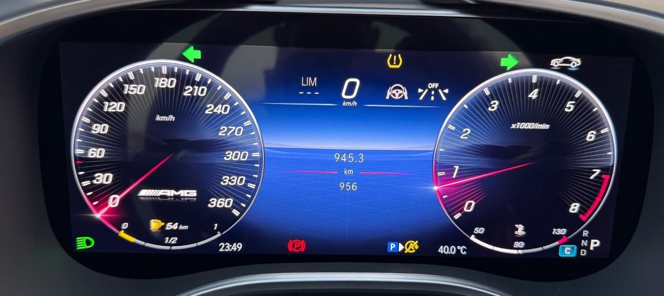 Mercedes Benz SL63 AMG STANDARD BRAND NEW 900km