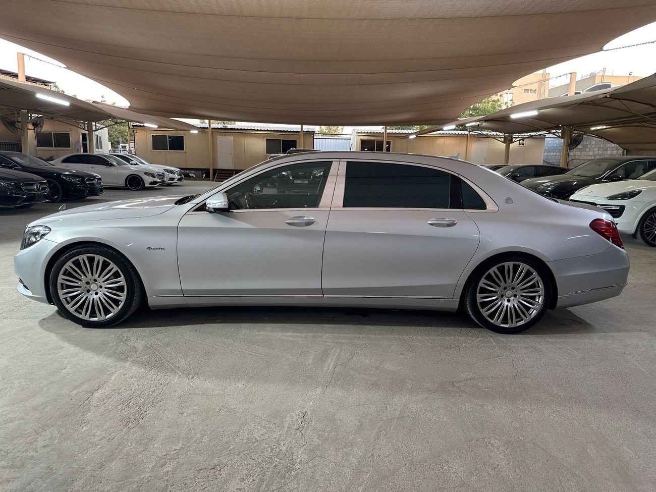 Mercedes Maybach S500 Maybach MERCEDES MAYBACH S-CLASS 2016 | 6 BUTTONS | REAR SEAT COMFORT PACKAGE | LOW MILEAGE!