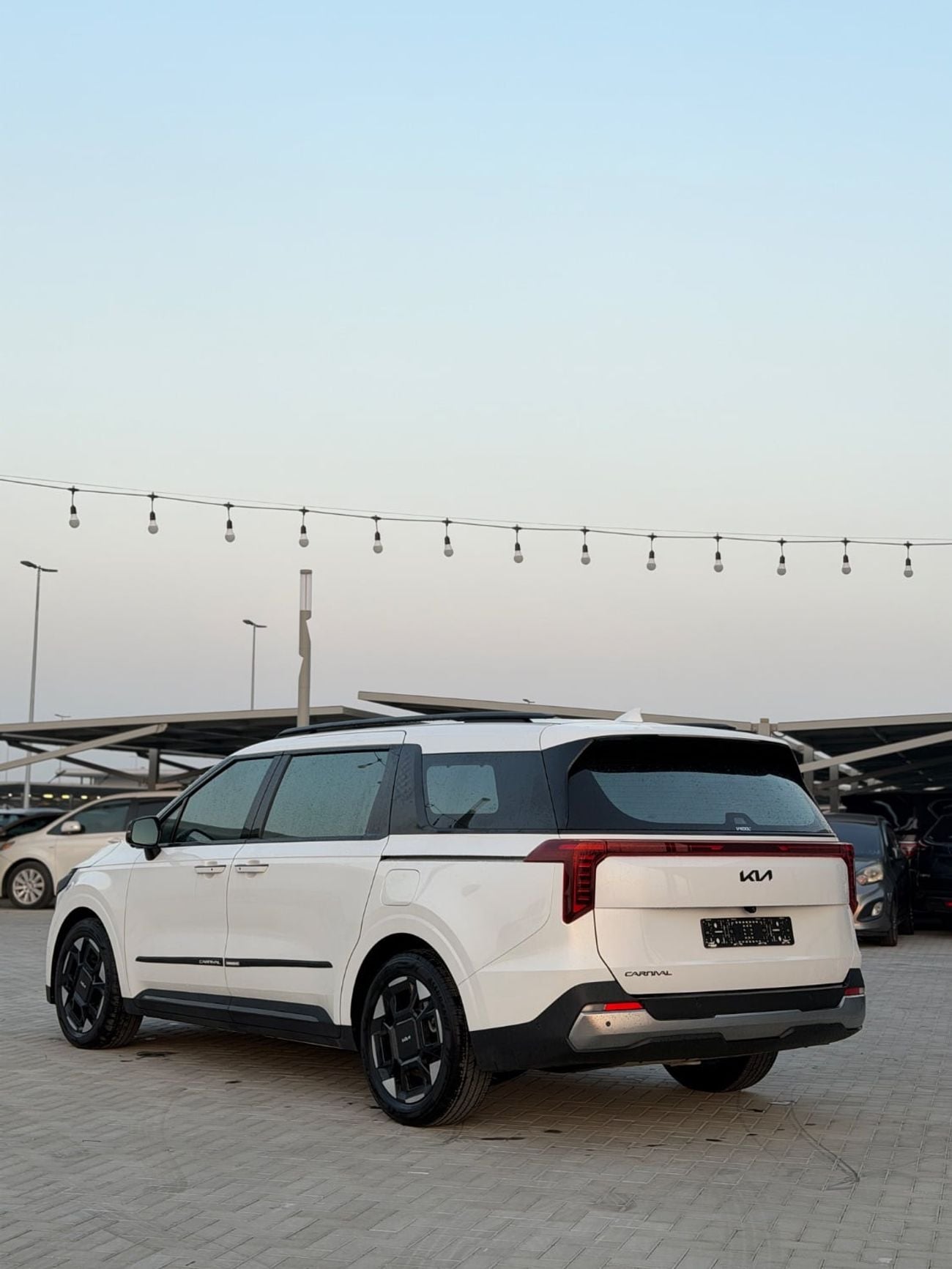 Kia Carnival EX DLX