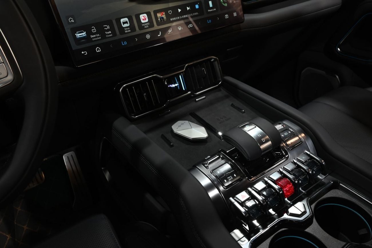 بي واي دي ليوبارد 8 FLAGSHIP دبابة BYD Leopard 8 Flagship موديل 2025، جديدة تمامًا*، ضمان لمدة عام، بحالة ممتازة