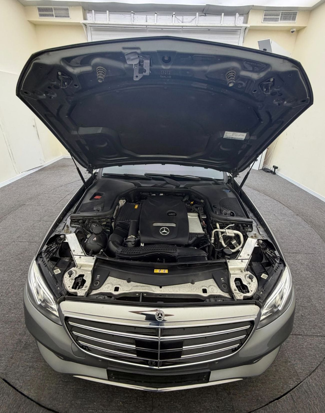 مرسيدس بنز E300 2020