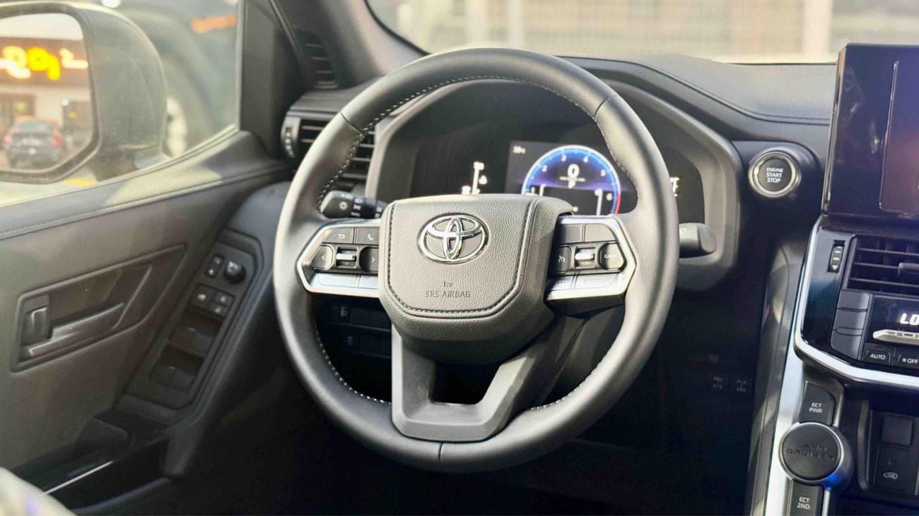 Toyota Land Cruiser GXR BASIC BLACK INTERIOR 2025
