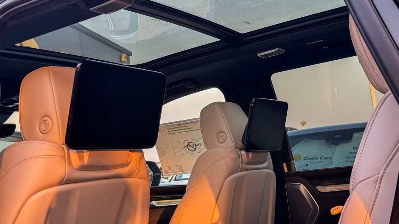 كاديلاك إسكالاد V SERIES Executive American Specs 2026 Brand New 6.2L V8 Supercharged