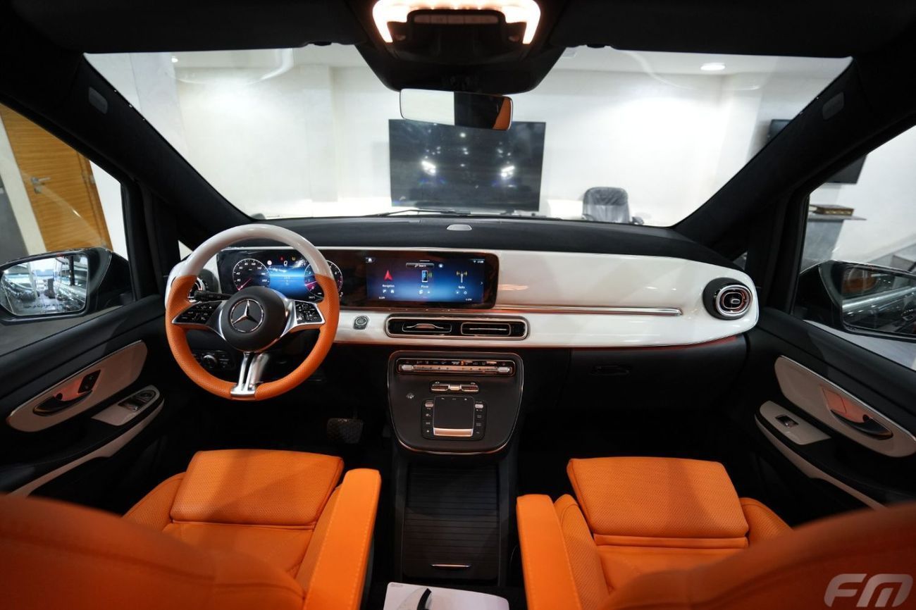 Mercedes Benz V300 AVANTGARDE VIP BUSINESS VAN – FULL LUXURY OPTION | BRAND NEW | GCC | 2025