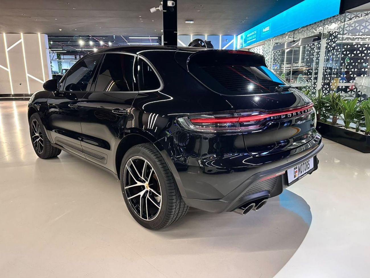 Porsche Macan STANDARD 2,700 MP - Porsche Macan 2022- GCC Perfect condition