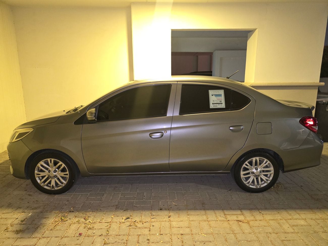 Mitsubishi Attrage GLX