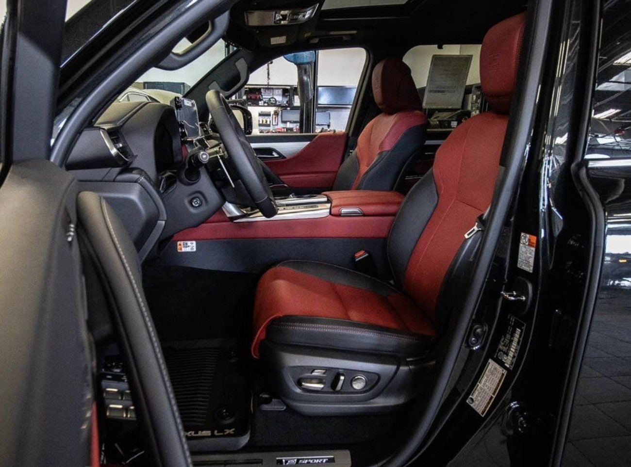 لكزس LX 600 F SPORT