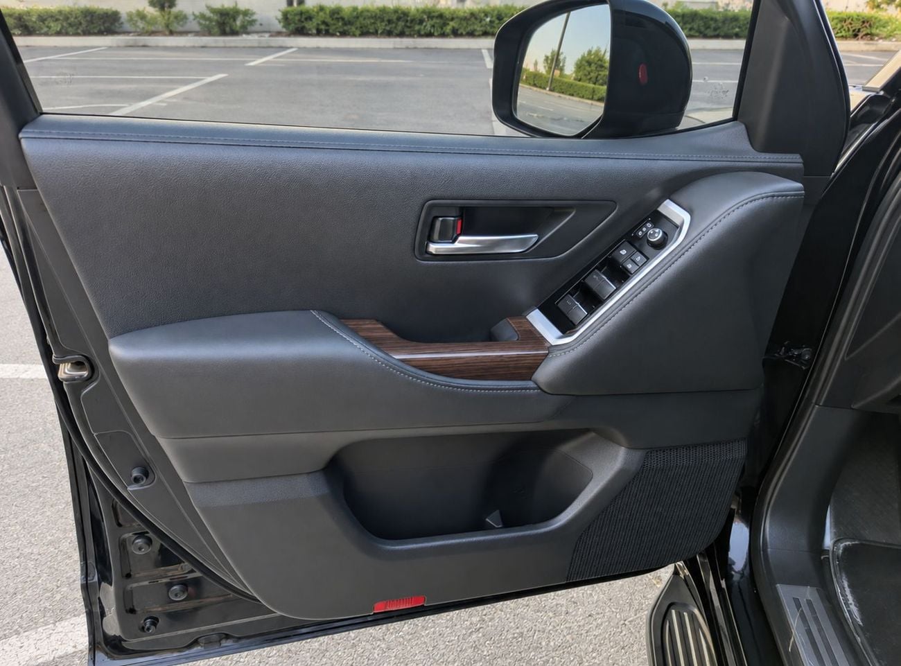 Toyota Land Cruiser VXR 2022MODEL 3.3L twin turbo v6 Diesel engine Colour Black Transmission Automatic Interior Black push s