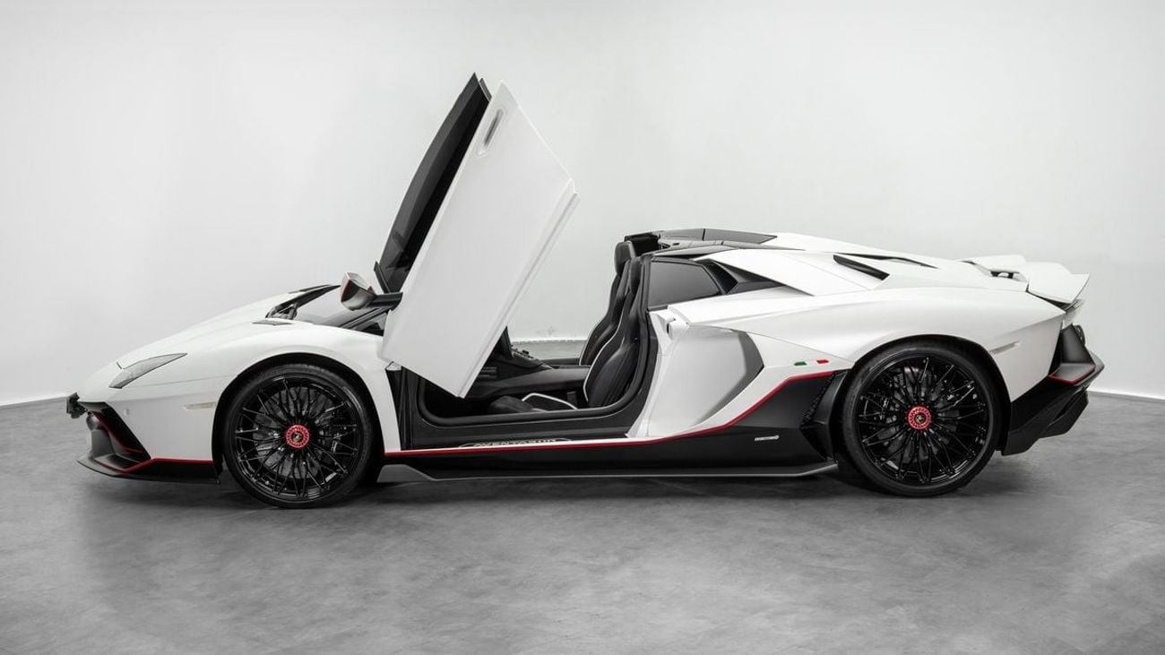 Lamborghini Aventador ULTIMAE Roadster - 2022 - GCC Specs