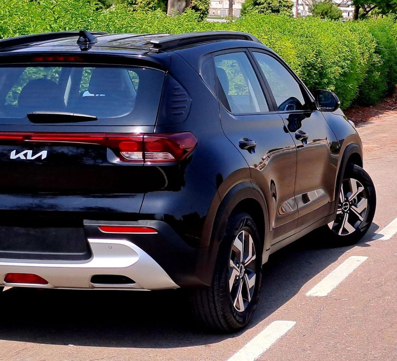 Kia Sonet EX 760-Monthly| NO CONVENIENCE CHARGES | GCC l ACCIDENT FREE.