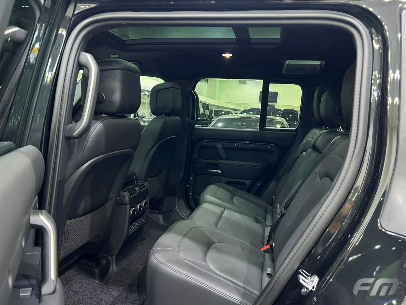 Land Rover Defender 110 X-DYNAMIC HSE P400