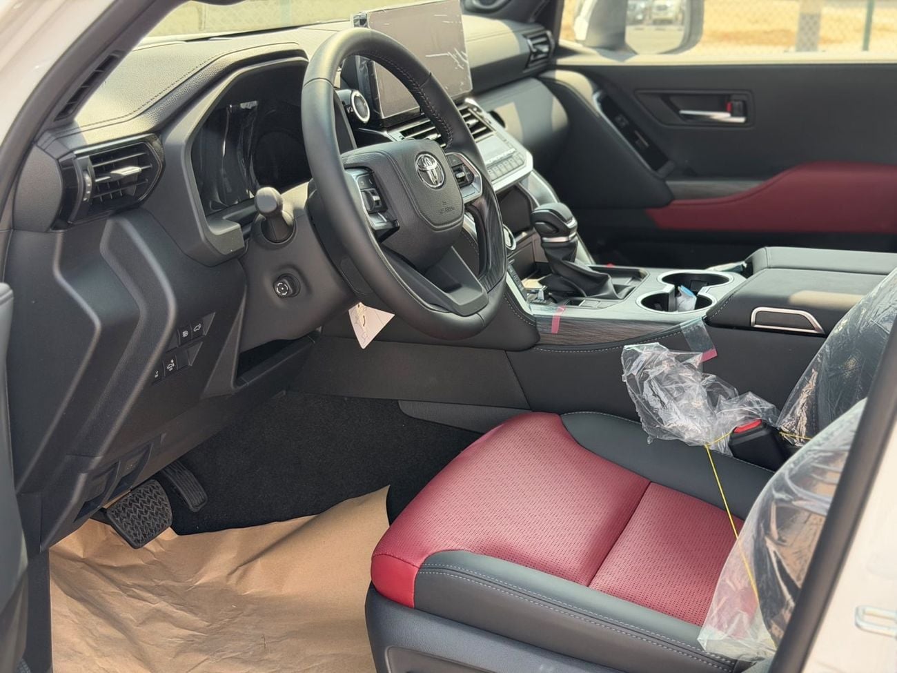 Toyota Land Cruiser VXR Toyota LC300 VXR 3.5 hybrid 2026 full option GCC