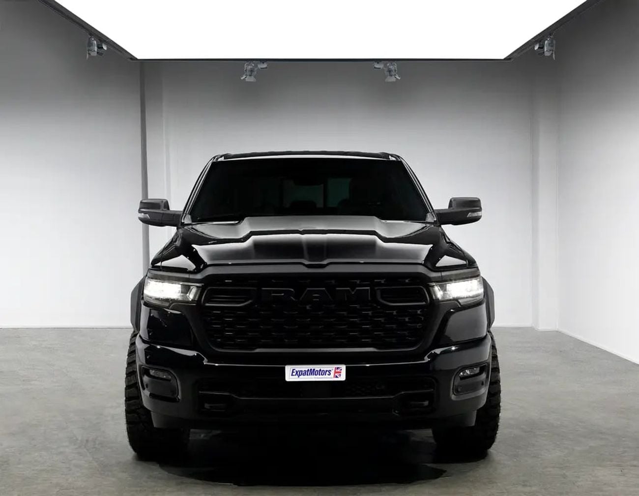 رام 1500 بيغ هورن كرو كاب Delivery Mileage ONLY • FDSH • Al Futtaim Warranty • GCC