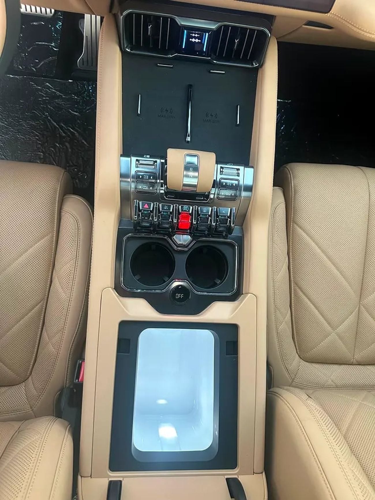 BYD Leopard 8 FLAGSHIP full option flagship full option brand km