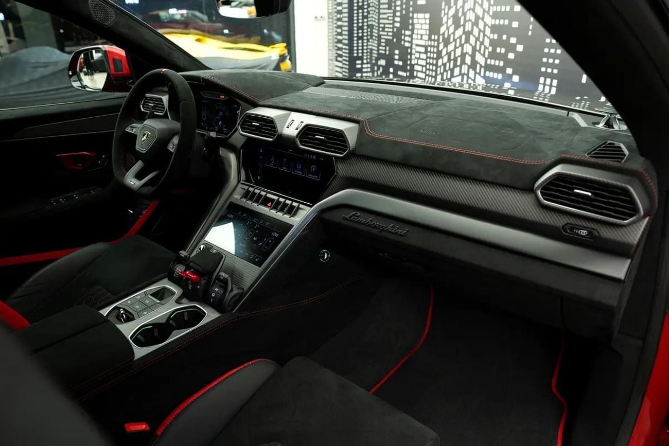 لامبورغيني اوروس PERFORMANTE