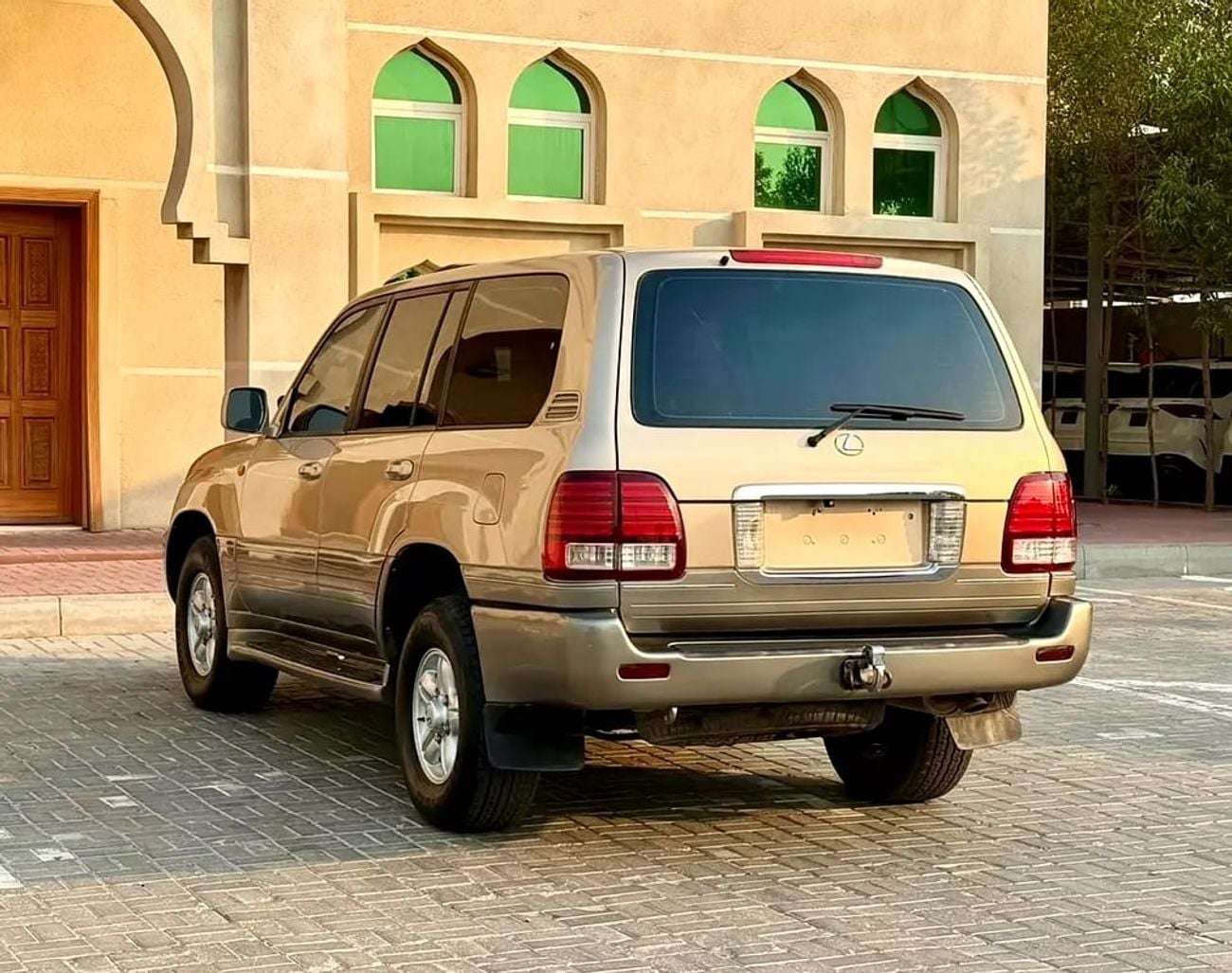 Lexus LX470 لكزس LX470 خليجي LX 470 GCC Specs - Reliable Luxury SUV