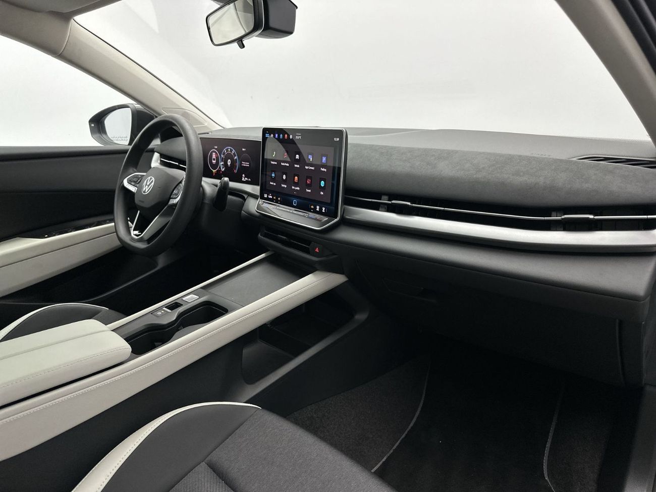 Volkswagen Jetta TRENDLINE Jetta Trendline 1.5L TSI | 7-Speed Automatic DSG | Panoramic Roof | Rear Camera | Wireless CarPlay