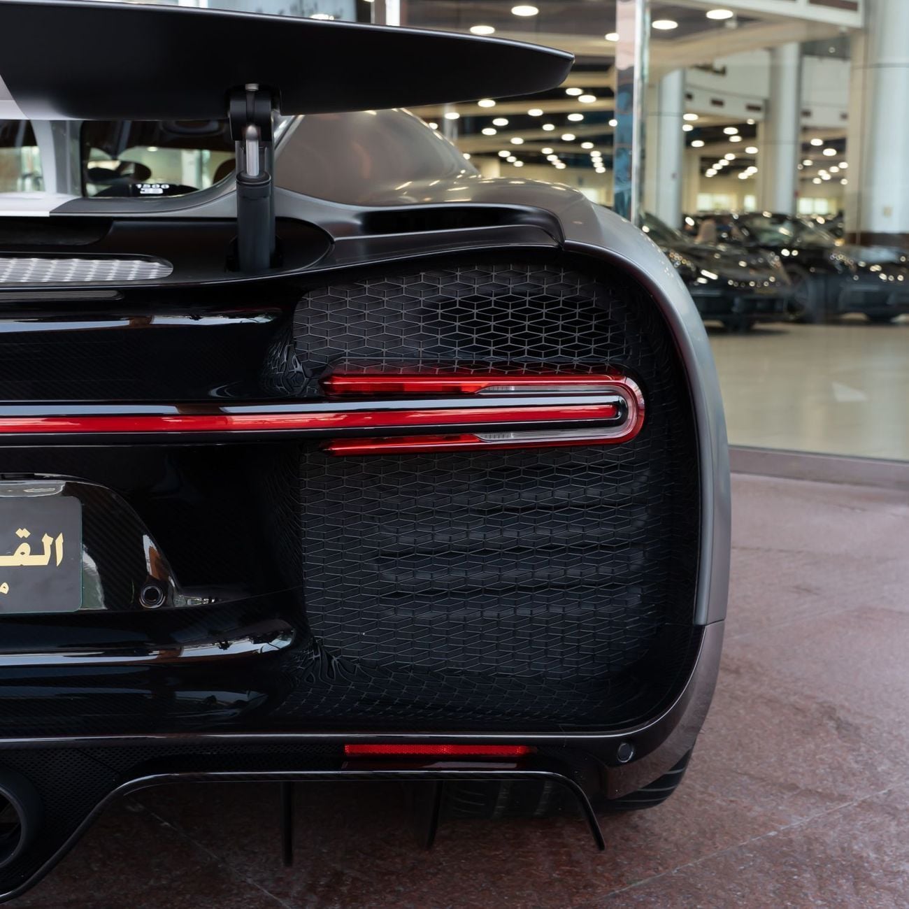 بوغاتي شيرون 2021 BUGATTI CHRION (1 OF 20) DONE 6000KM (4 YEARS WARRANTY+ SERVICE)