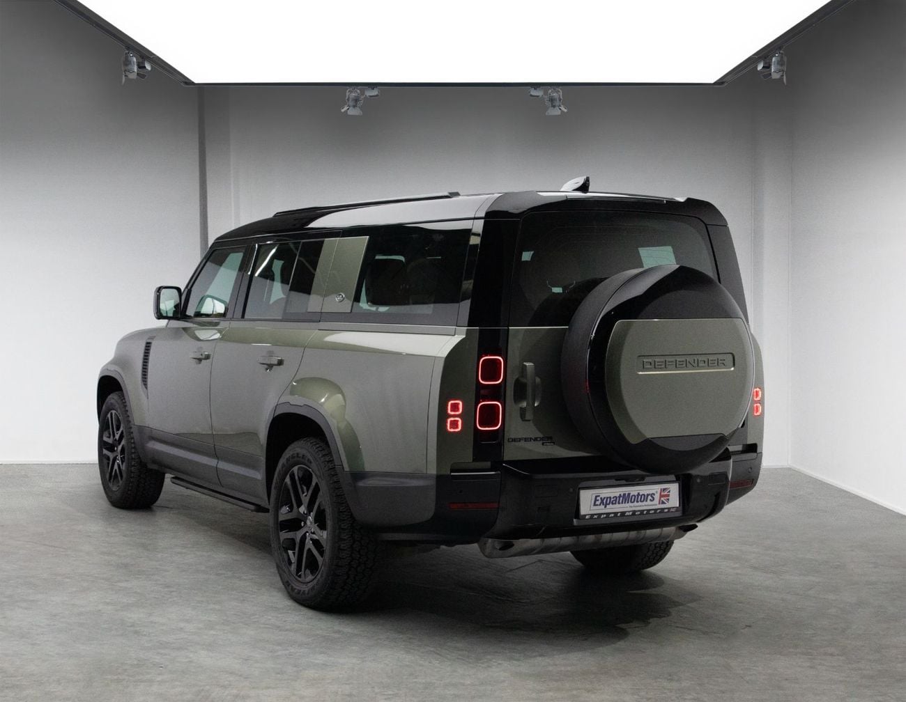 لاند روفر ديفندر 130 SE P400