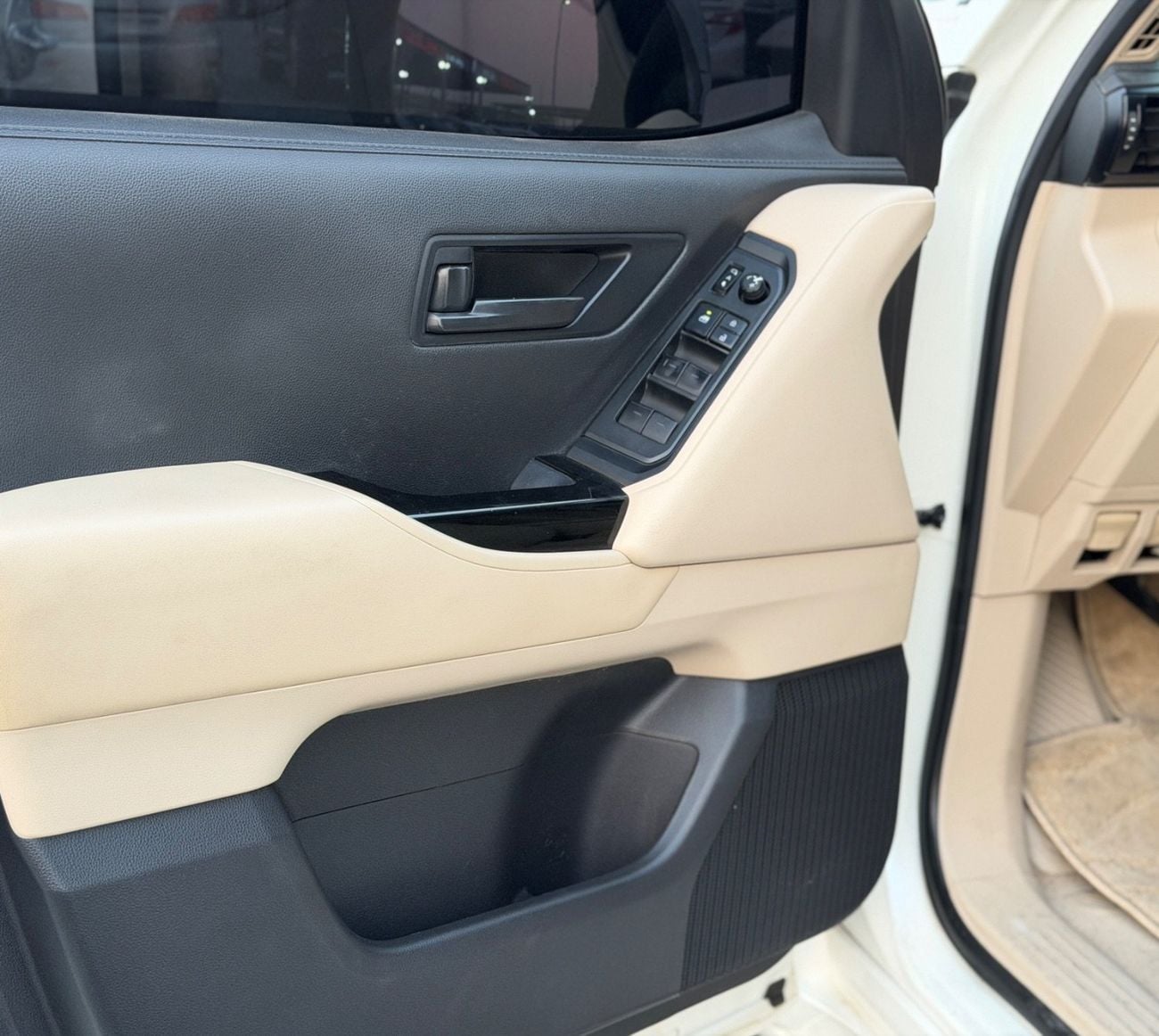 Toyota Land Cruiser GXR 2022 Diesel 3.3L Twin turbo Pull Option