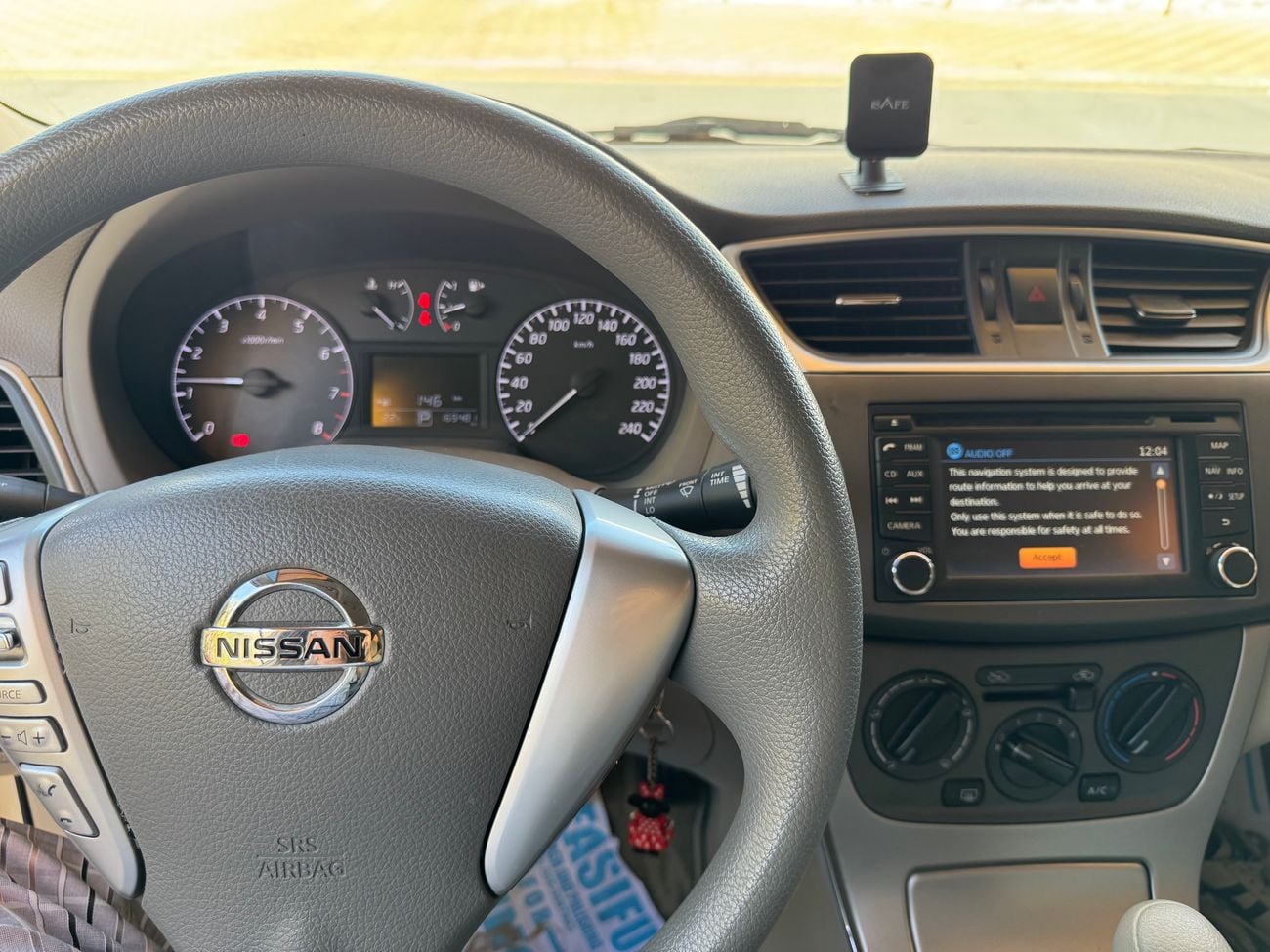 Nissan Tiida SV