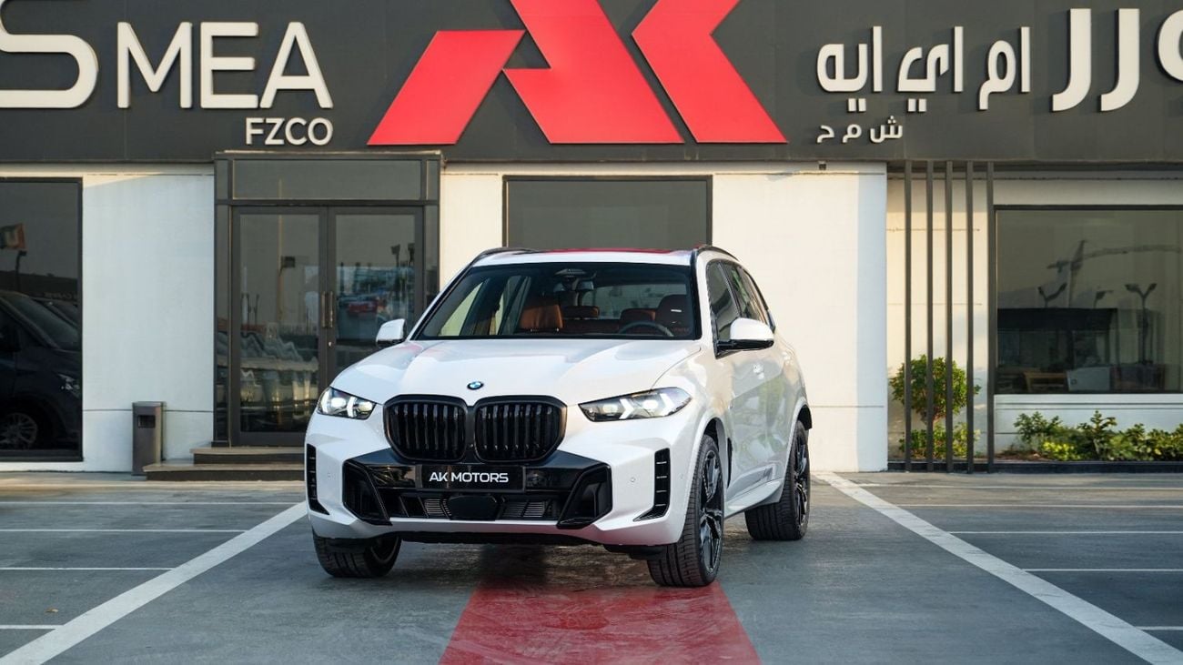 بي أم دبليو X5 XDRIVE40i M SPORT PRO أبيض معدني - بني فاتح، إصدار 2026 للتصدير فقط
