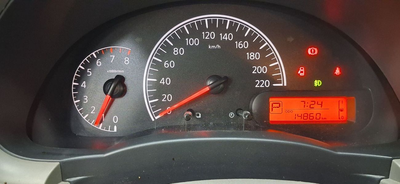 Nissan Sunny SV