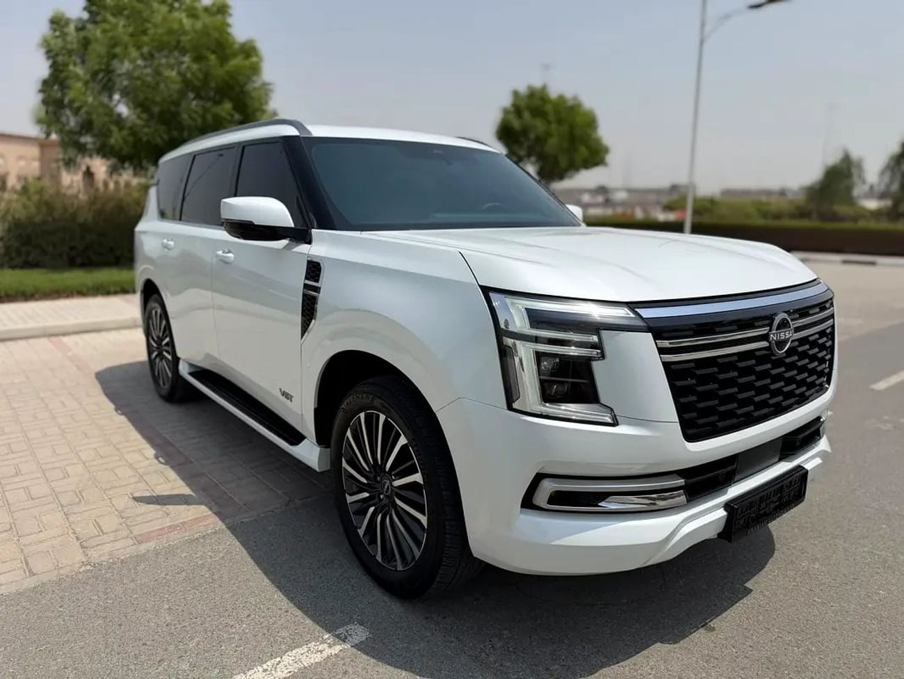 Nissan Patrol LE PLATINUM CITY 0% down payment - - LE Platinum city - Twin Turbo - GCC - Under Warranty - AWR