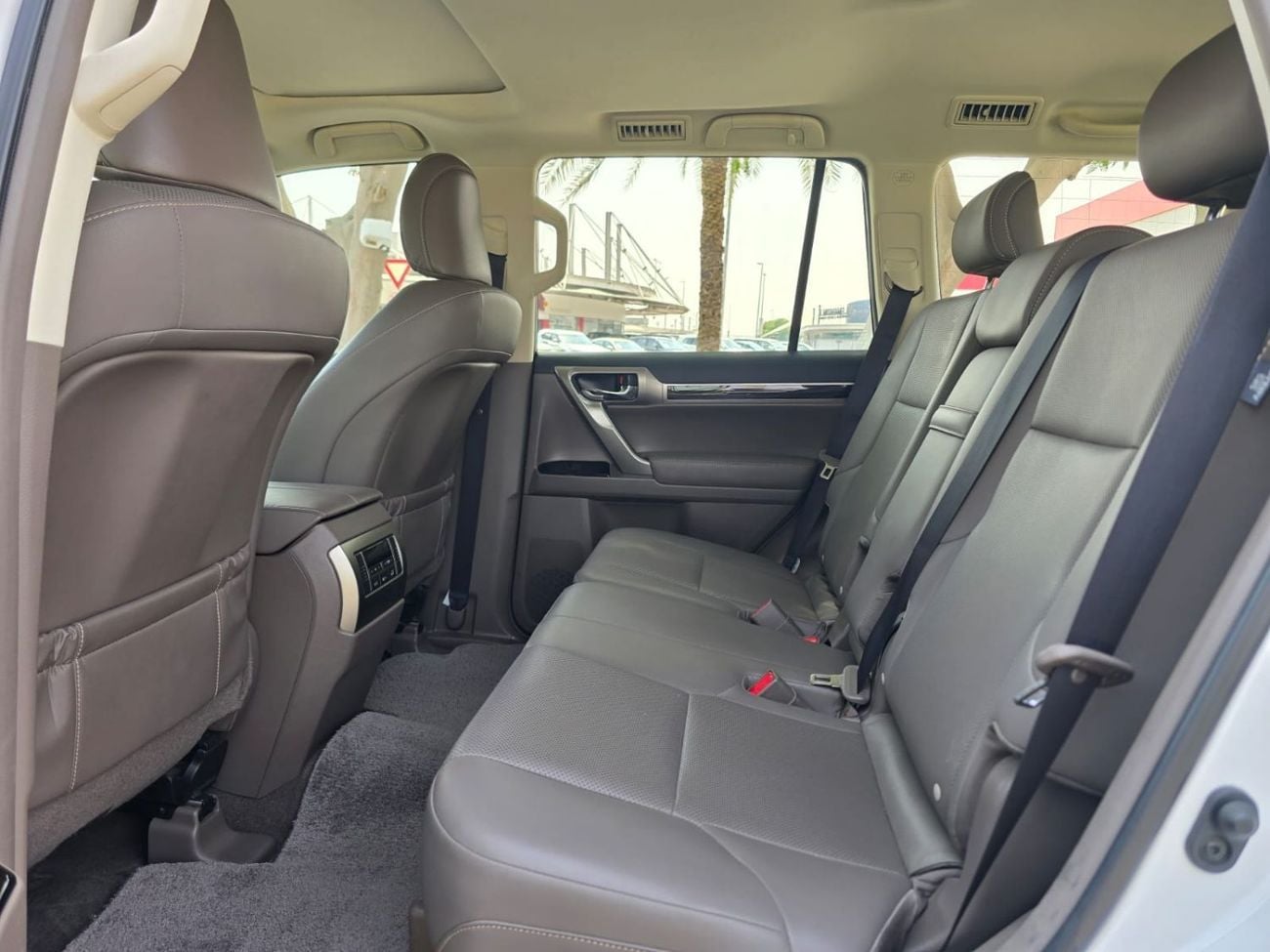 Lexus GX460 PREMIER FULL OPTION 2017 GCC SINGLE OWNER IN MINT CONDITION