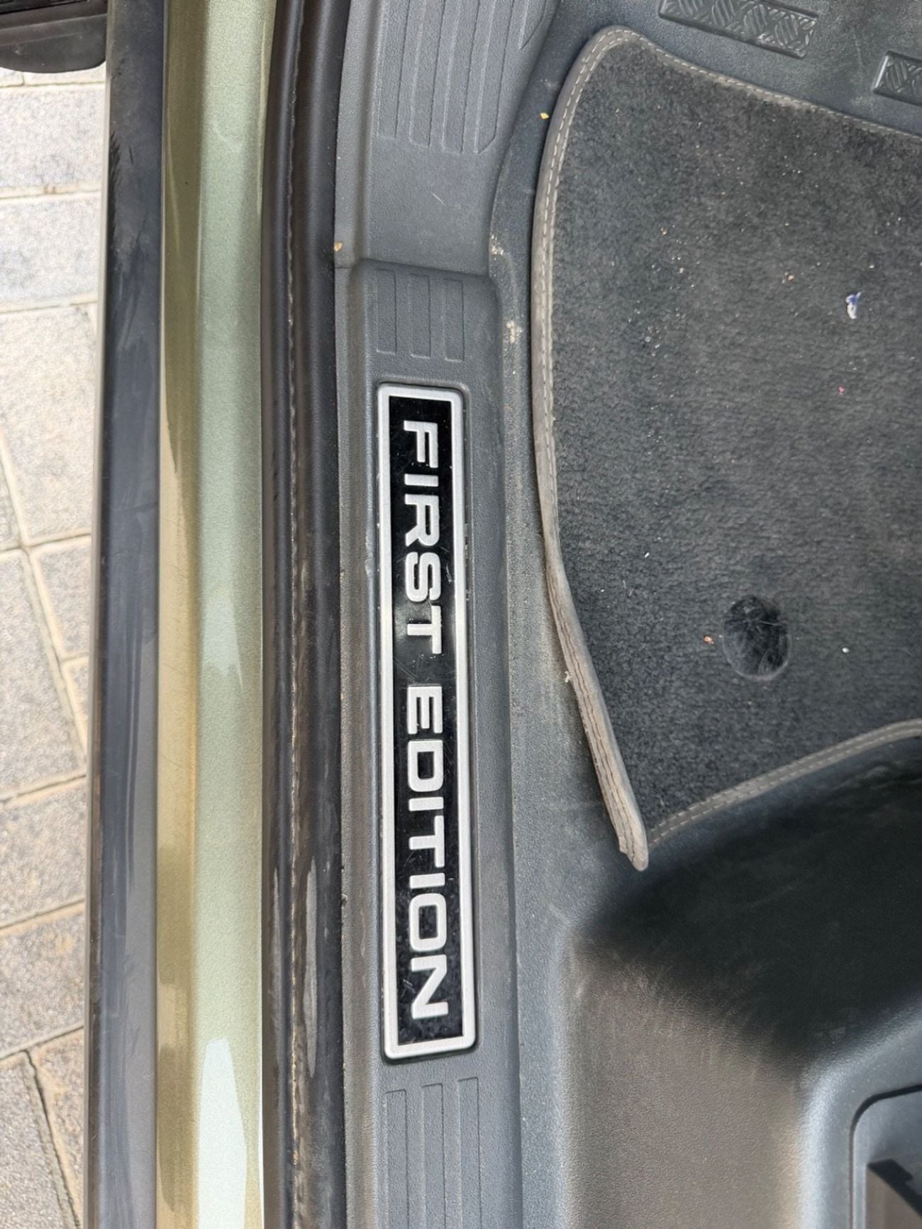 لاند روفر ديفندر 110 فيرست إديشن P400