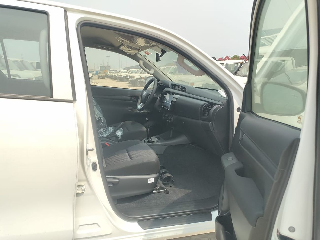 Toyota Hilux GL TOYOTA HILUX || NARROW BODY || 2.4L DIESEL MANUAL / Only For Africa