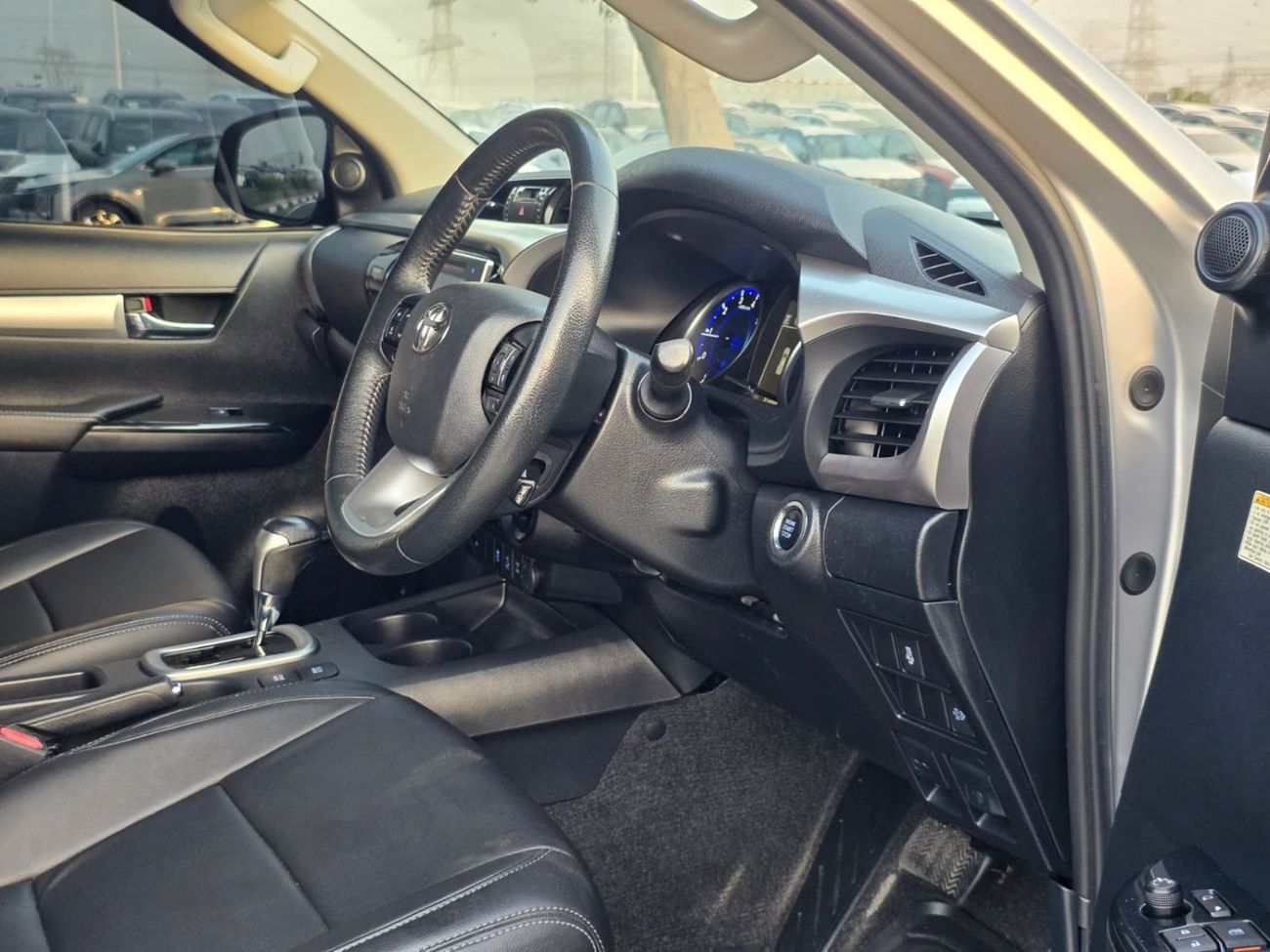 Toyota Hilux DLS 2020 | 2.8L DIESEL | AT | RHD | 4x4 SPORTS BAR | ROOF MOUNTED LED LIGHTS | PUSH START ENGINE