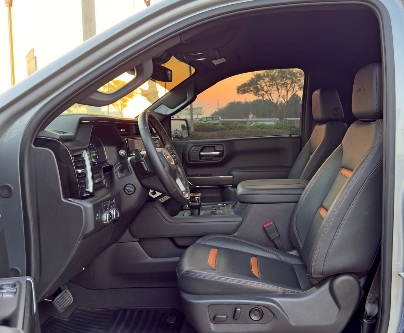GMC Sierra 1500 REG/CAB AT4 2025 GMC Sierra 1500 AT4, Dealer Warranty and Service Package, GCC Specs