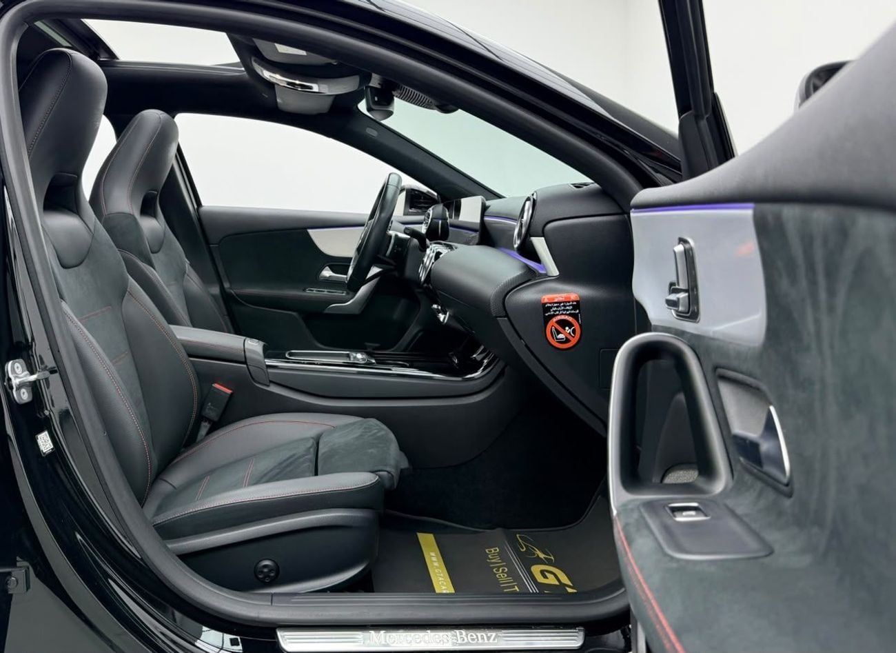 Mercedes Benz A200 PREMIUM 2023 Mercedes Benz A200, 2028 Mercedes Warranty, Full Mercedes Service History, Fully Loaded, GCC