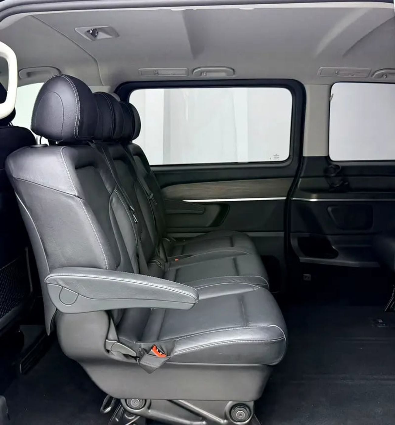 Mercedes Benz V300 V300, Mercedes Warranty + Service Pack, Full MB Service History, Low Km, GCC