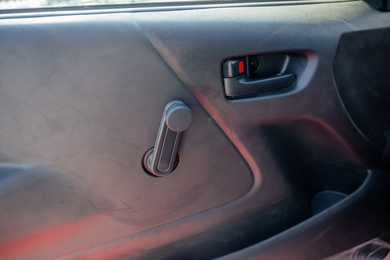Toyota Hiace PETROL 2.7 HIGHROOF CARGO MANUAL TRANSMISSION