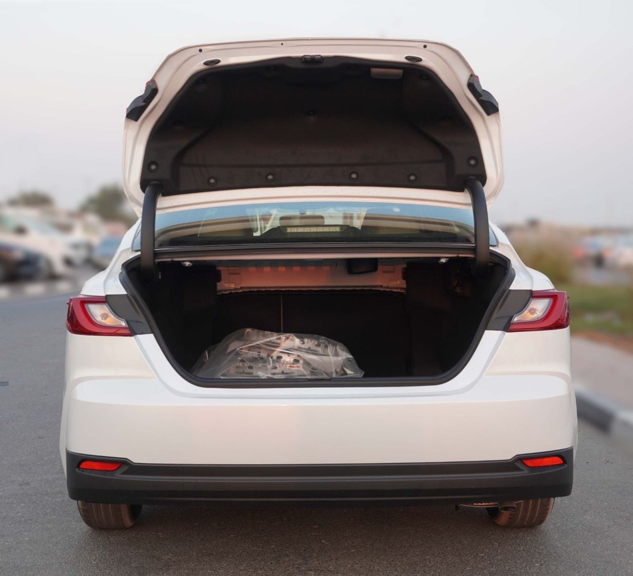 تويوتا كامري E, FWD, PETROL-2025