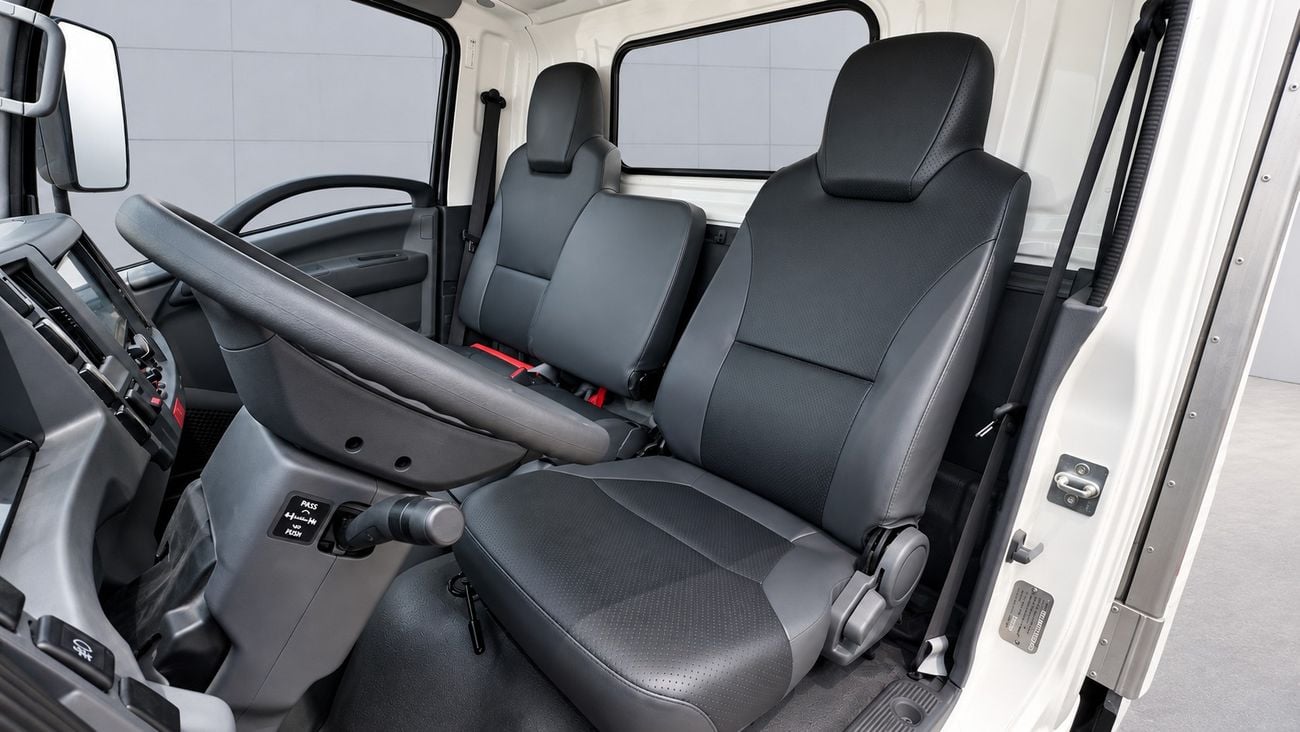 Isuzu NMR 3.0 Turbo Diesel 3 Ton 14 Feet