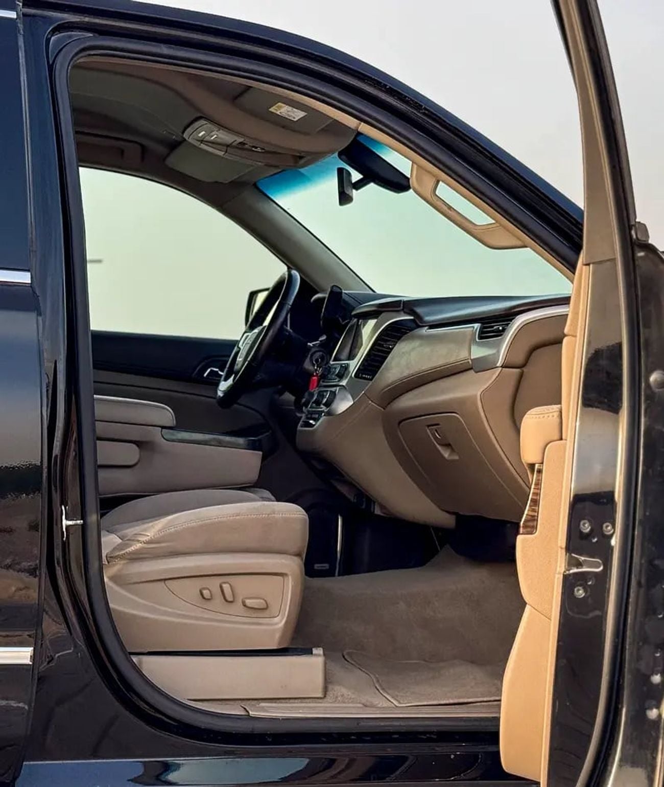 جي أم سي يوكون SLE XL | SLE 5.3L | Model, GCC | Excellent Condition | Monthly Installment 1,142
