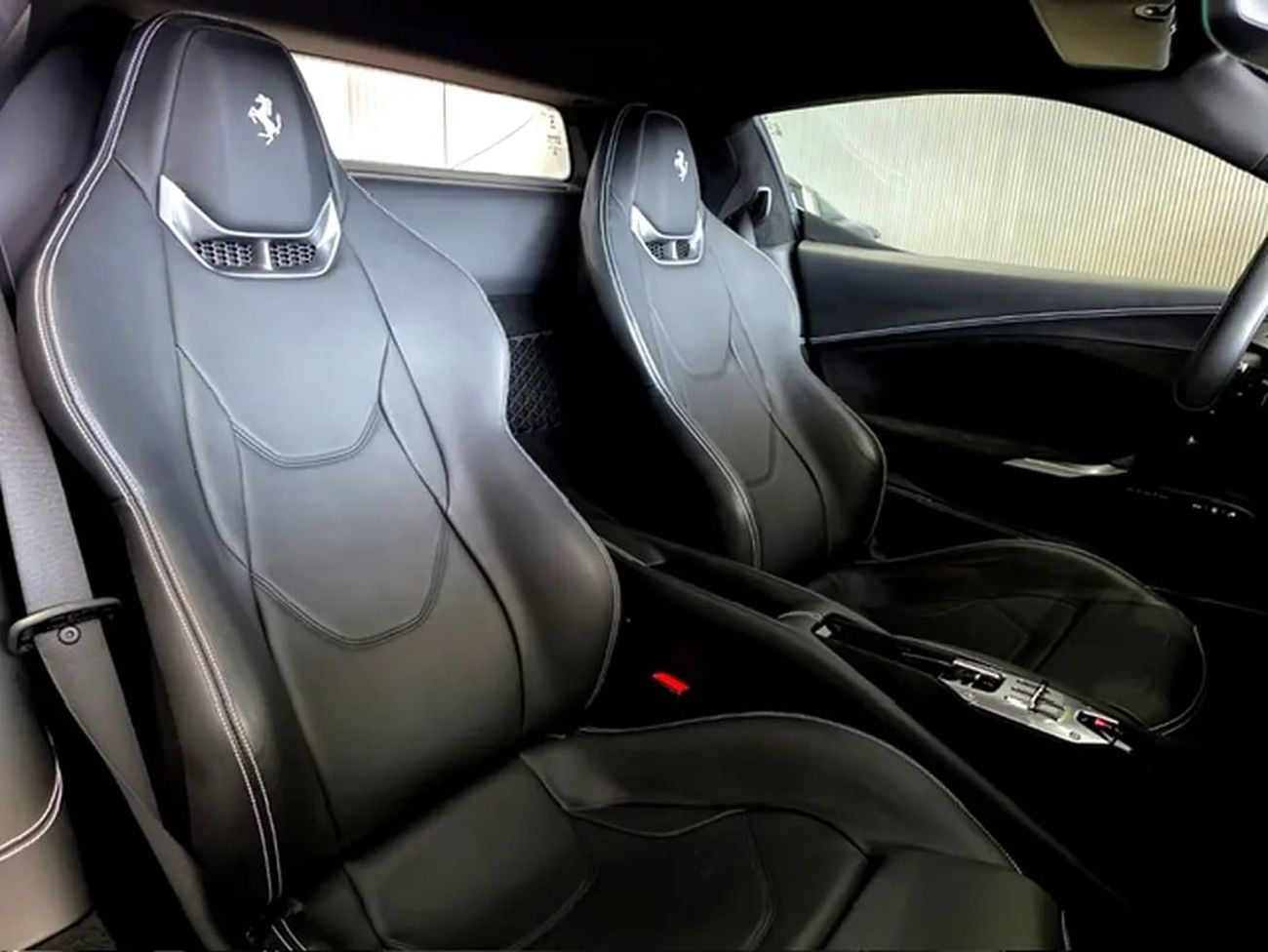 فيراري 296 GTB Brand Standard - Japanese Specs