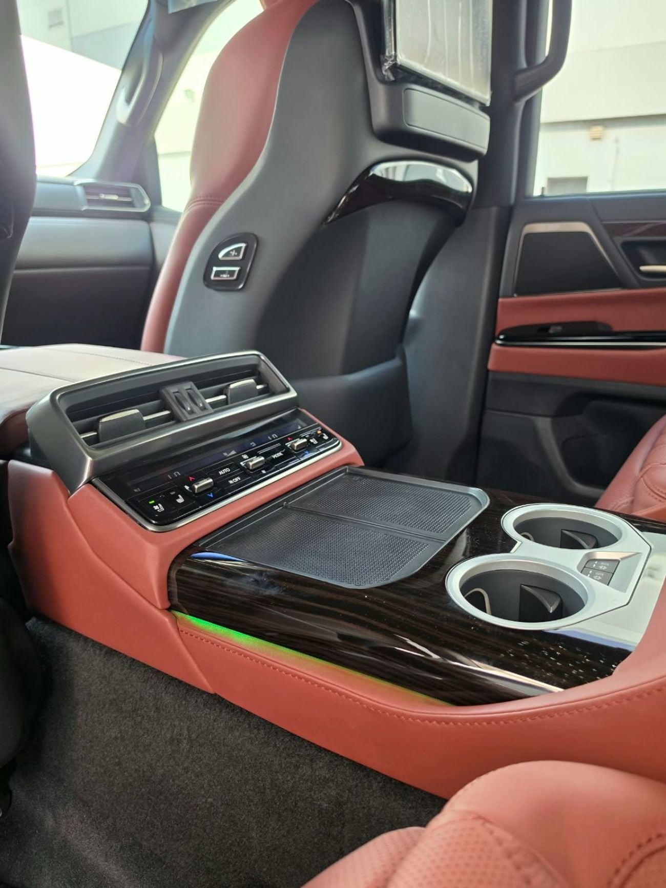 Lexus LX700h VIP MBS AUTOBIOGRAPHY LUXURY MASSAGE SEAT AND ROOF STAR LIGHT