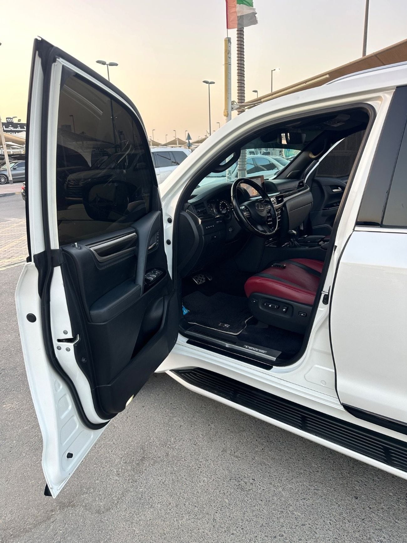 Lexus LX570 PLATINUM SIGNATURE