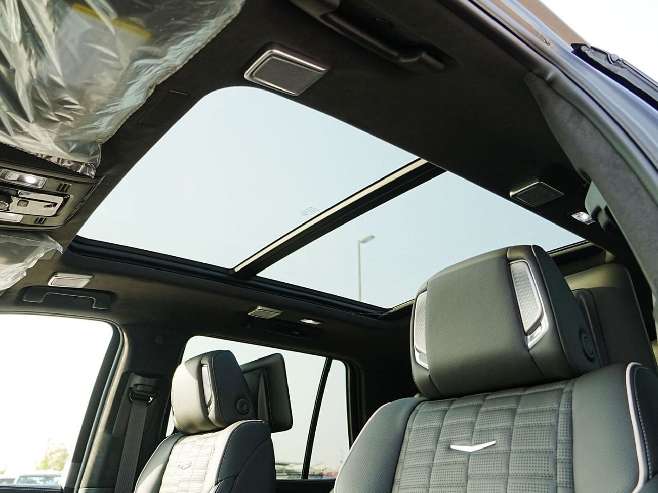 Cadillac Escalade SPORT PLATINUM VIP SEATS