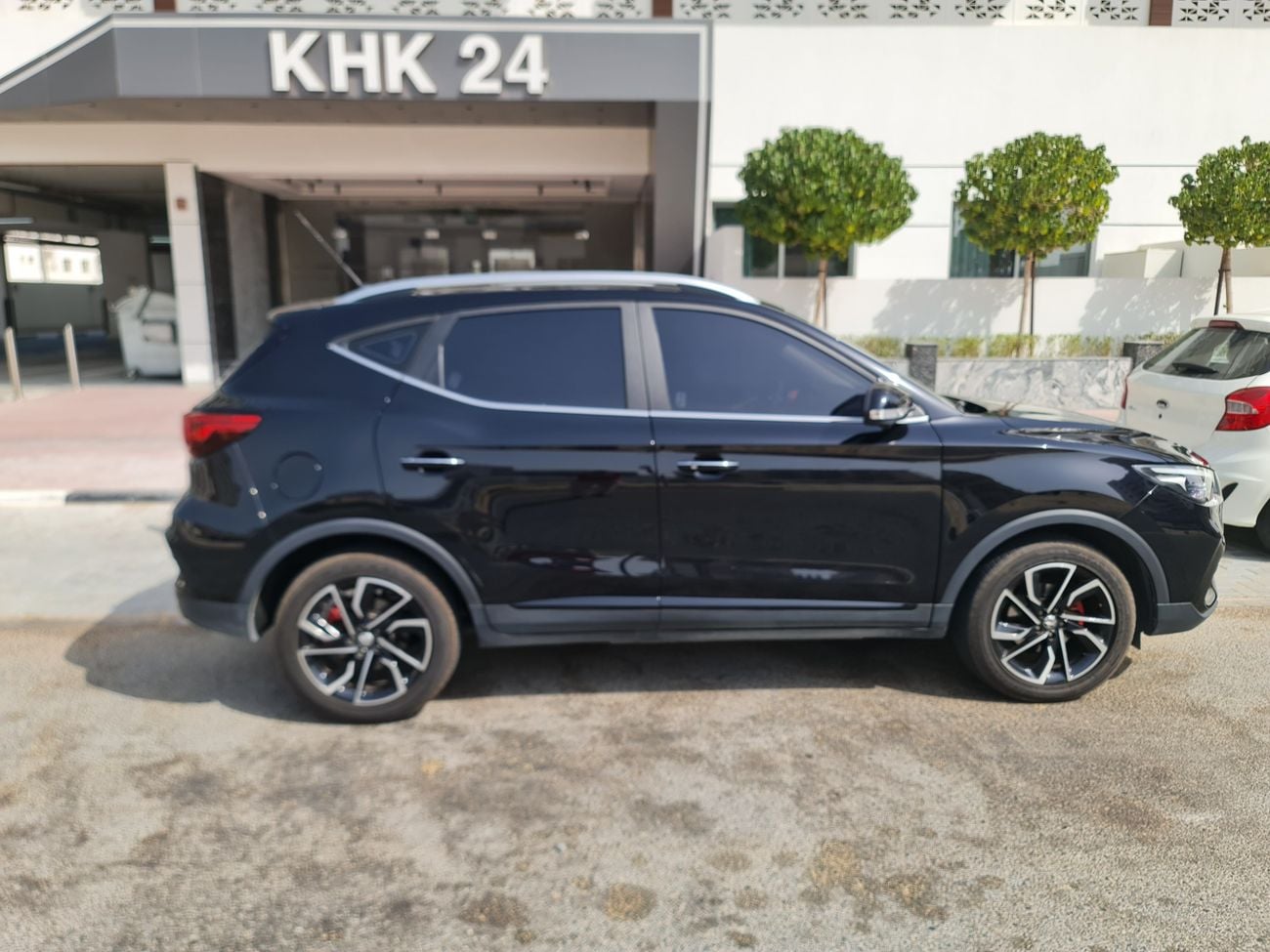 MG ZST LUX