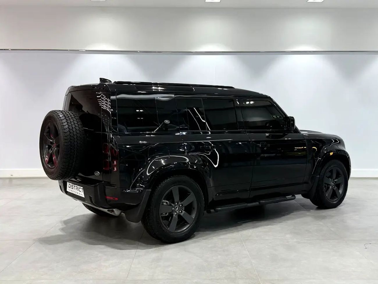 Land Rover Defender 110 SE P300 GCC Specs