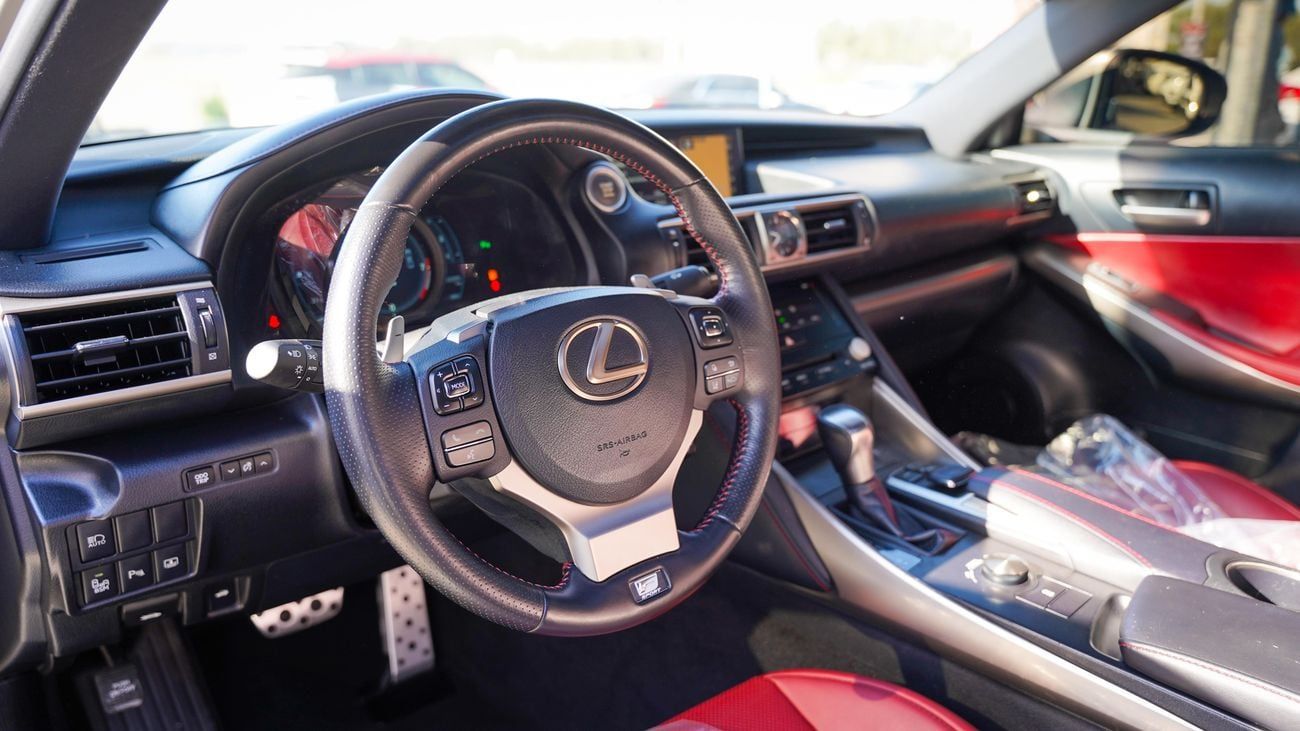 لكزس IS 350 F SPORT PLATINUM