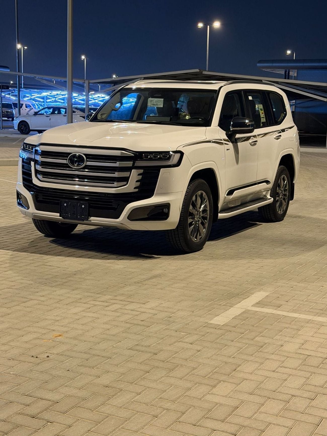 تويوتا لاند كروزر VXR
