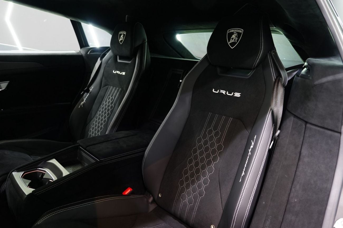 Lamborghini Urus PERFORMANTE 2024 Urus Performante, Full Carbon Pack, Rear Entertainment, Akrapovic Exhaust, Dealer Warr + Serv!!