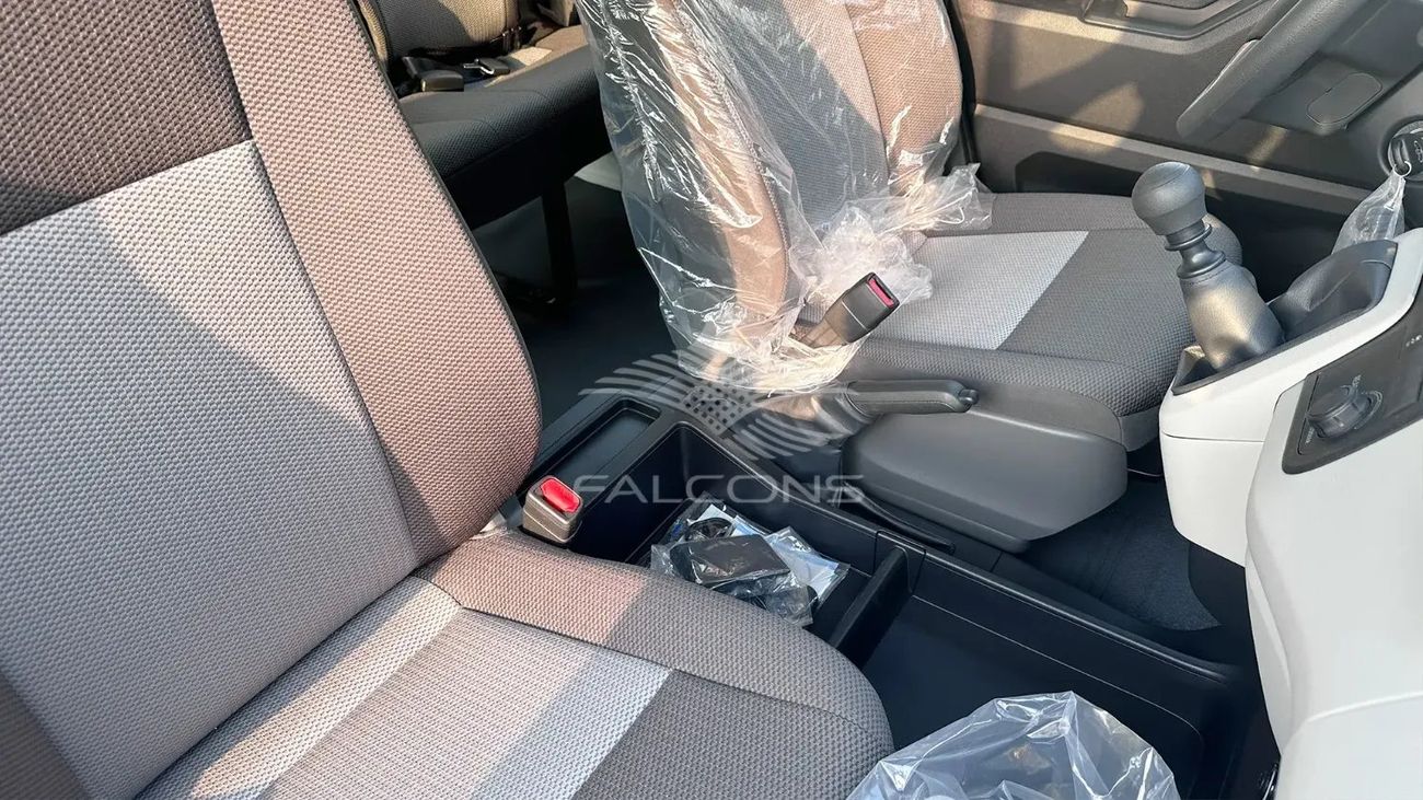 Toyota Hiace DX