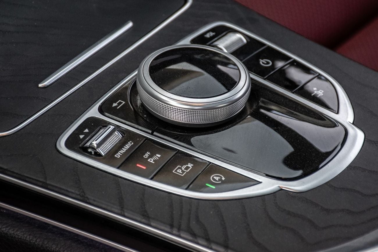 Mercedes Benz C300 STANDARD